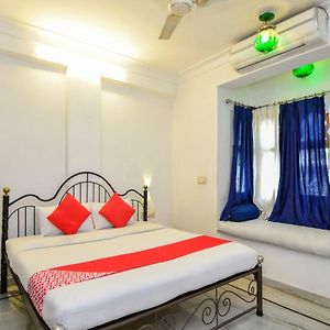Oyo 10704 Hotel Lake Haveli